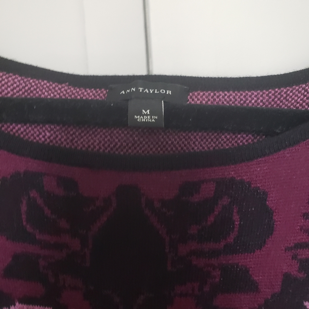 Ann Taylor Floral purple and fuschia knit sheath dress medium - Picture 2 of 6